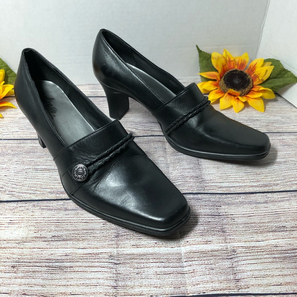 Artiva Leather Heels